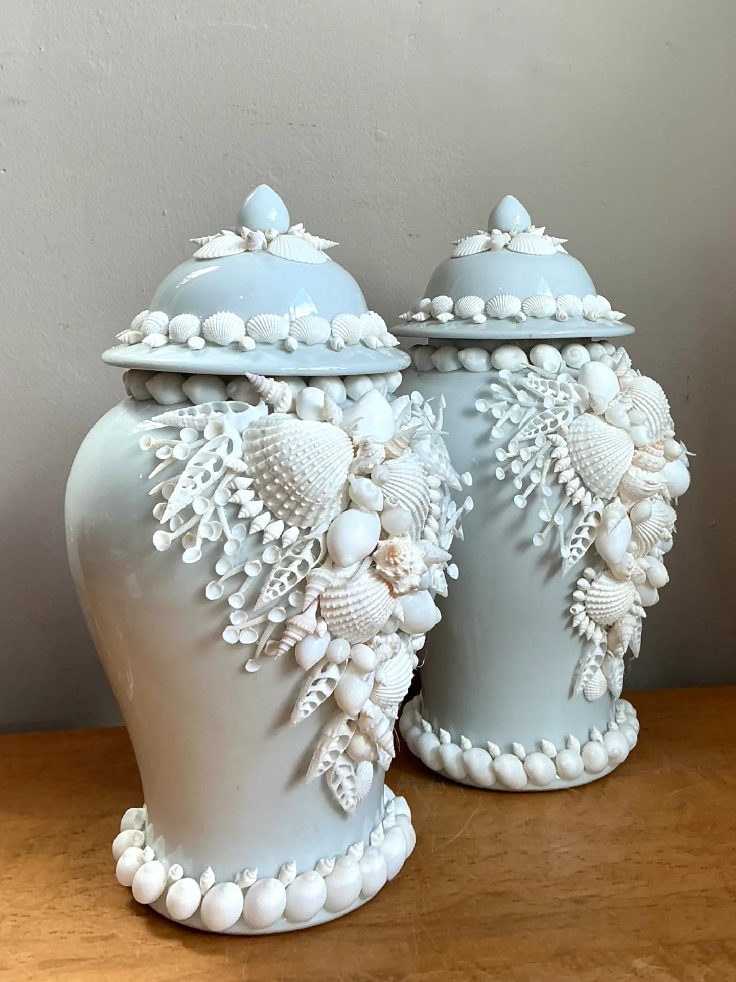 Vintage Shell Encrusted Lidded Ceramic Urns - Pair — additional photo 6