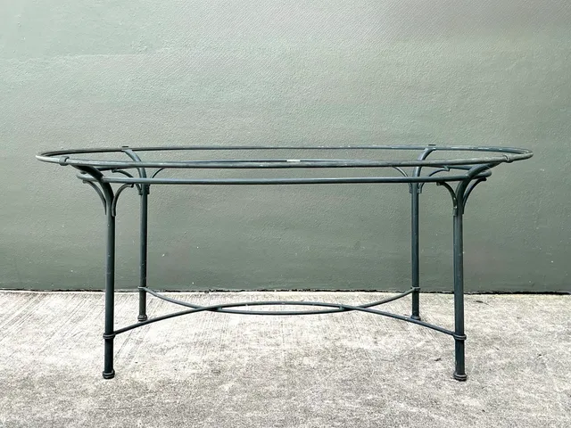 Brown Jordan Vintage Metal Oval Table — additional photo 5