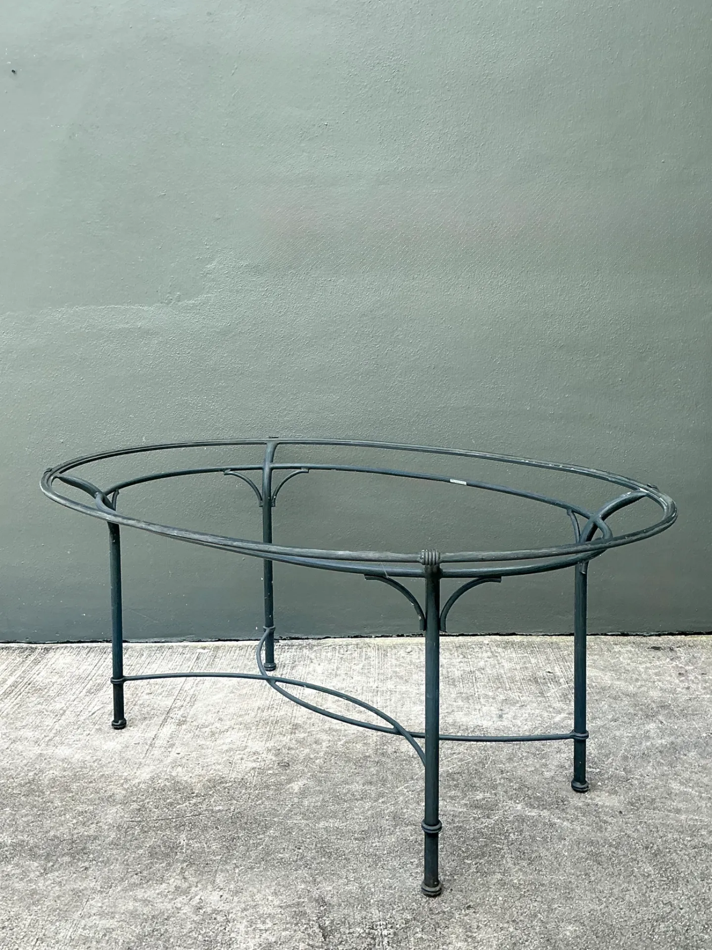 Brown Jordan Vintage Metal Oval Table — additional photo 3