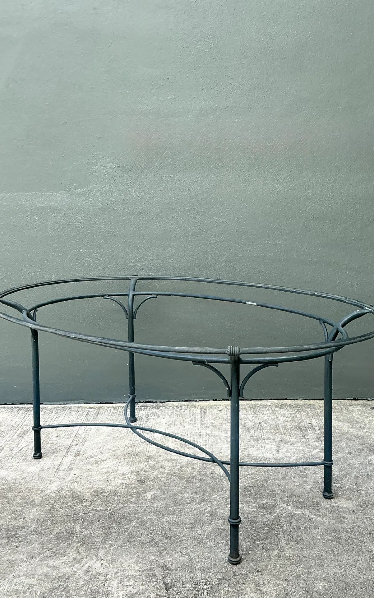 Brown Jordan Vintage Metal Oval Table — additional photo 3