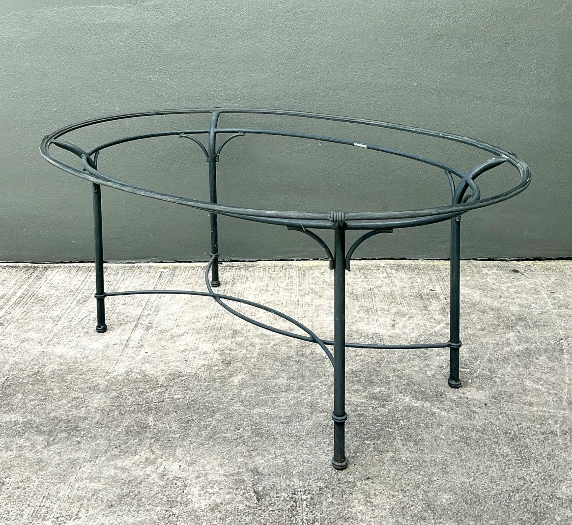 Brown Jordan Vintage Metal Oval Table — additional photo 2