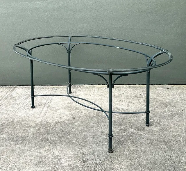 Brown Jordan Vintage Metal Oval Table — additional photo 2