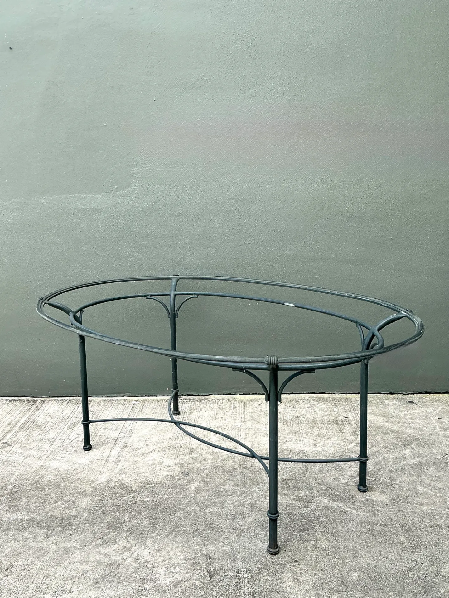 Brown Jordan Vintage Metal Oval Table — additional photo 4
