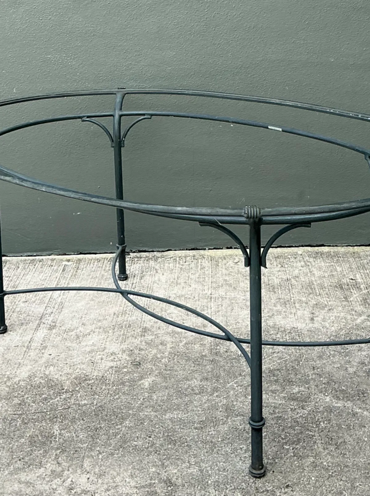 Brown Jordan Vintage Metal Oval Table — additional photo 8