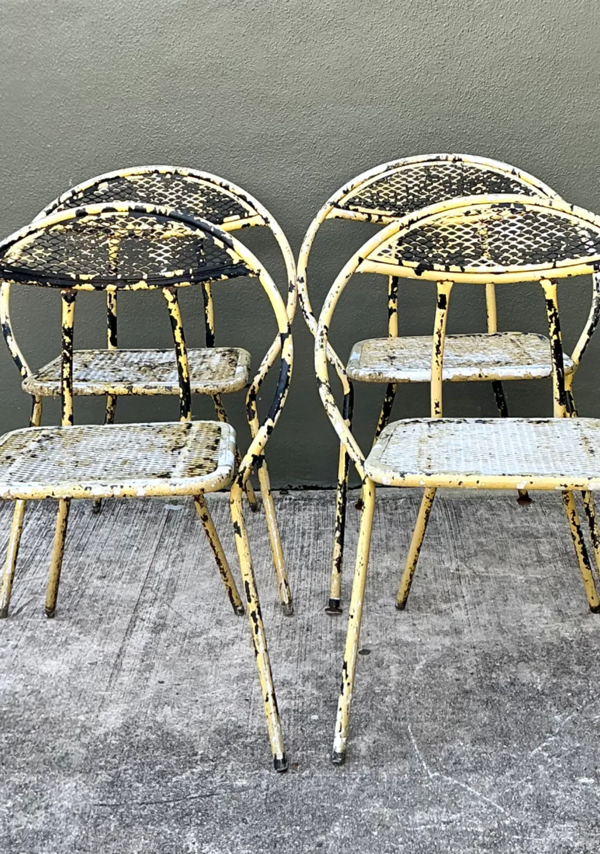 Vintage MCM Hoop Folding Wrought Iron Table And Chairs — additional photo 7