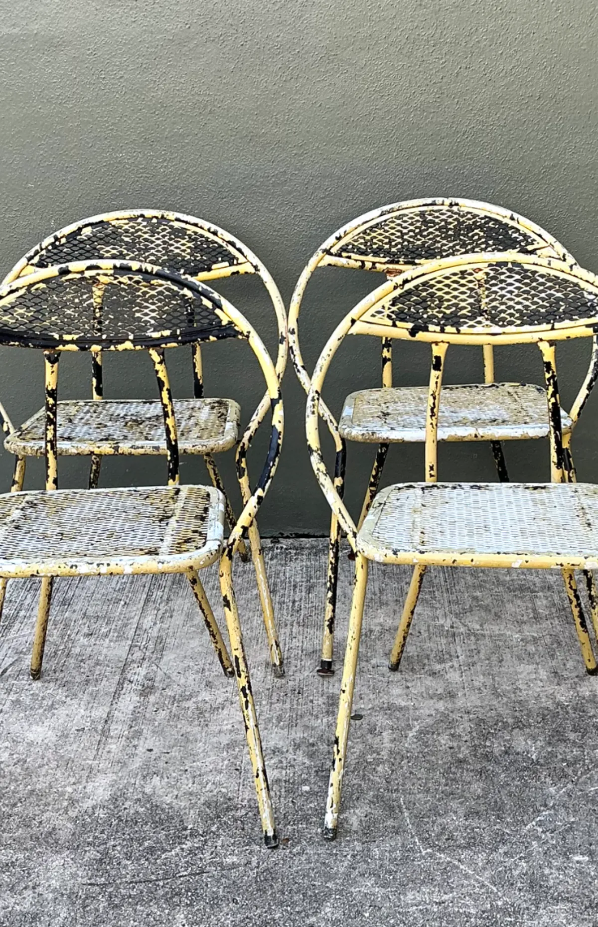 Vintage MCM Hoop Folding Wrought Iron Table And Chairs — additional photo 8