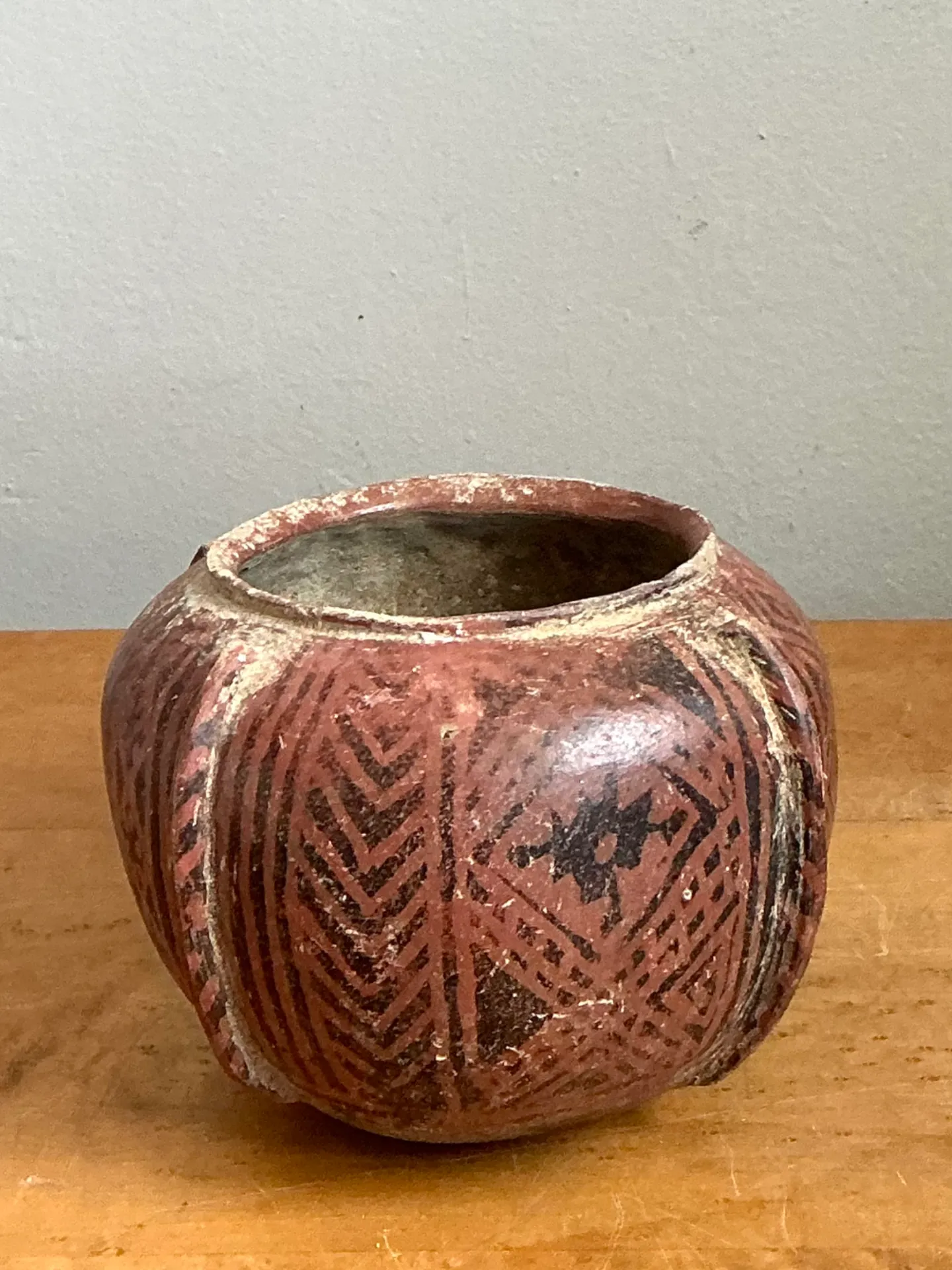 Vintage Red Geometric Patterned Ceramic Vase — additional photo 1