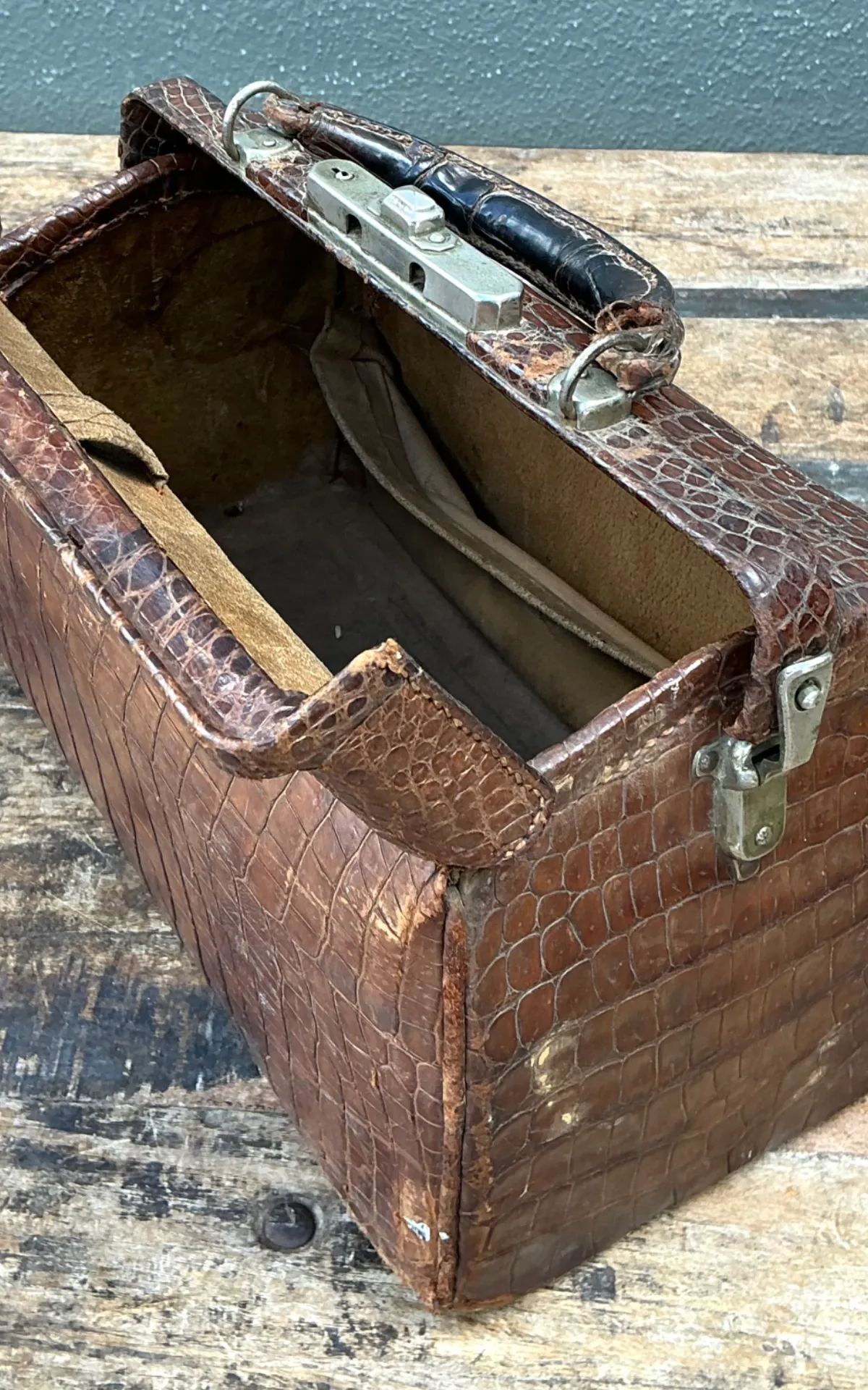 Vintage Leather Doctor's Bag with Metal Hardware — additional photo 3