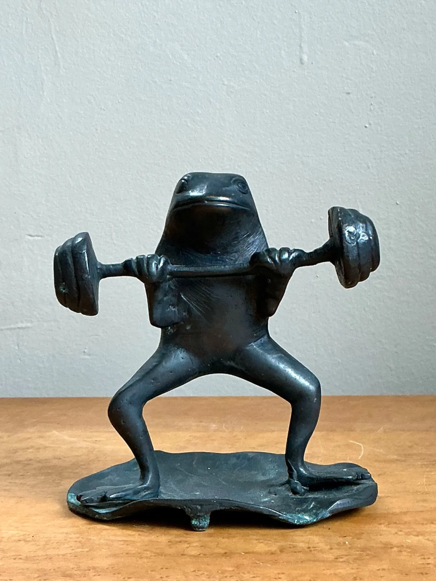 Vintage Frog Lifting Weights Bronze Figurine — additional photo 3