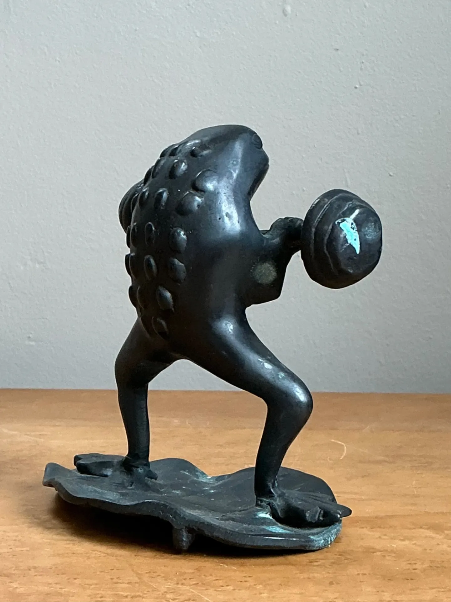 Vintage Frog Lifting Weights Bronze Figurine — additional photo 2