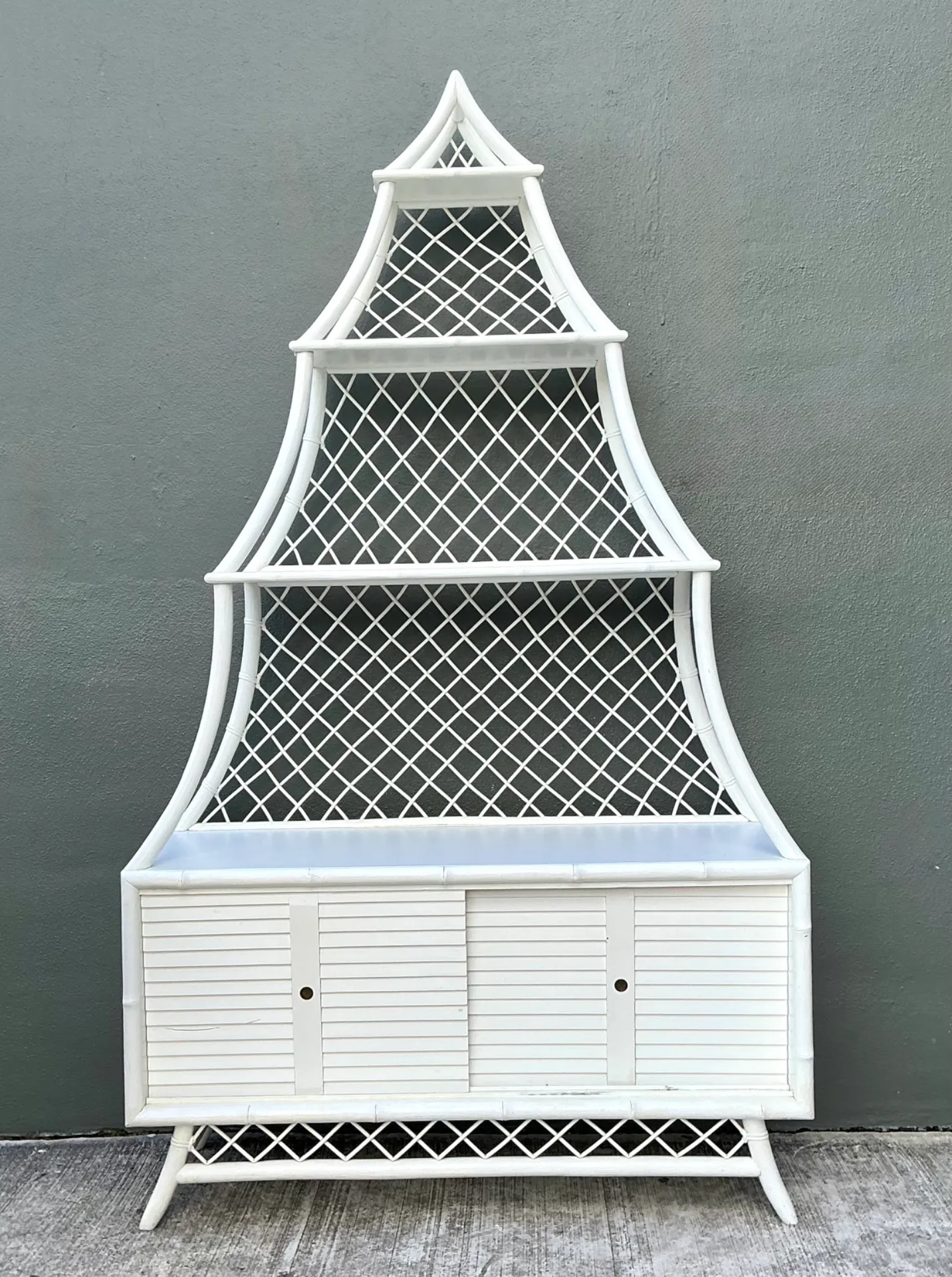 Vintage White Rattan Pagoda Etagere — additional photo 8