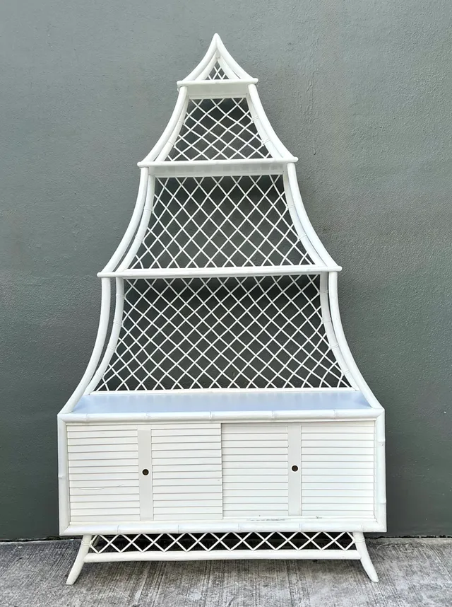 Vintage White Rattan Pagoda Etagere — additional photo 8
