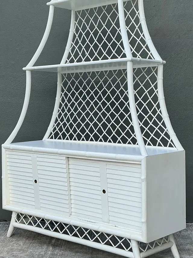 Vintage White Rattan Pagoda Etagere — additional photo 6