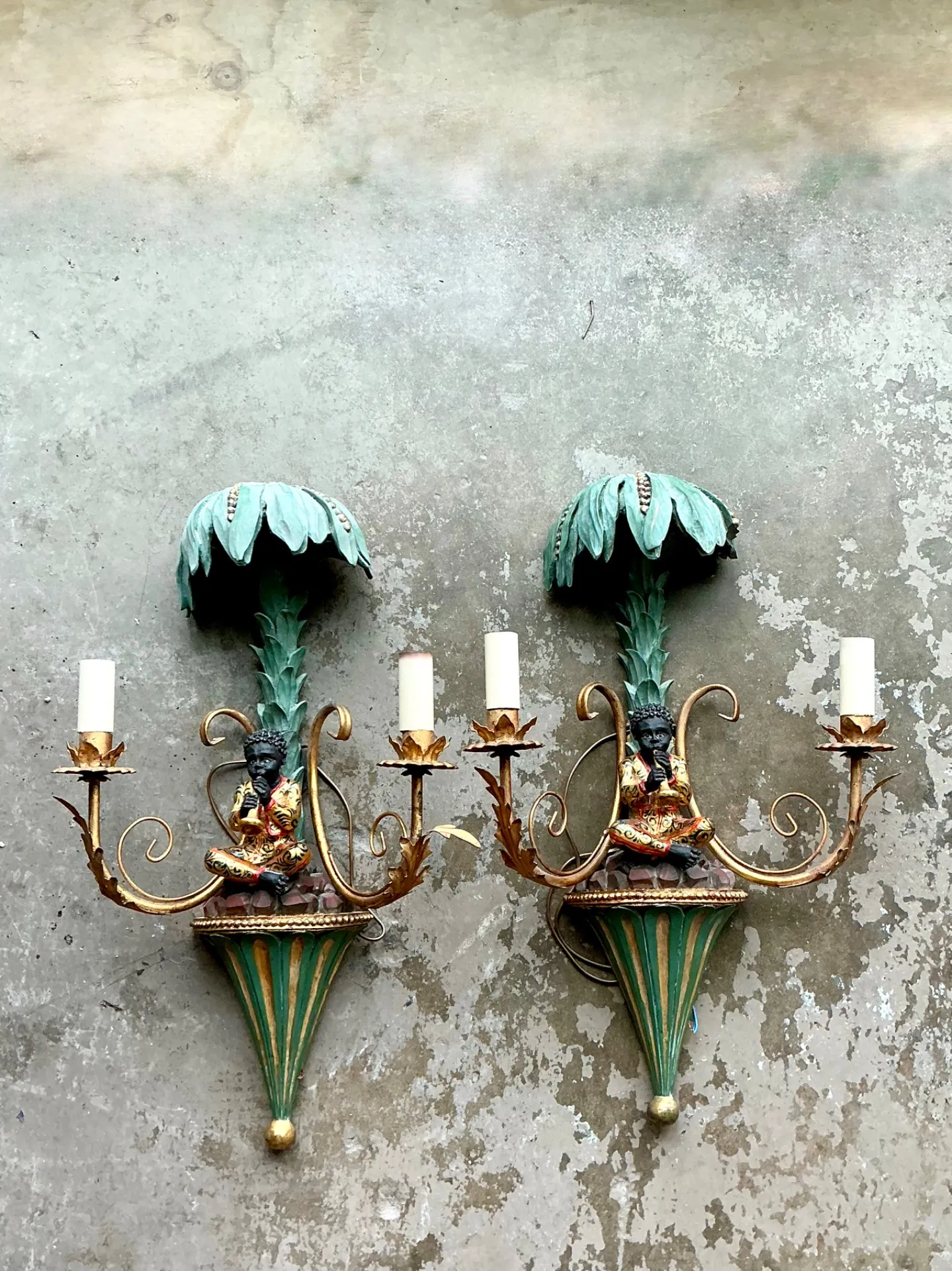 Vintage Regency Blackamoor Tole Sconces - A Pair — additional photo 1