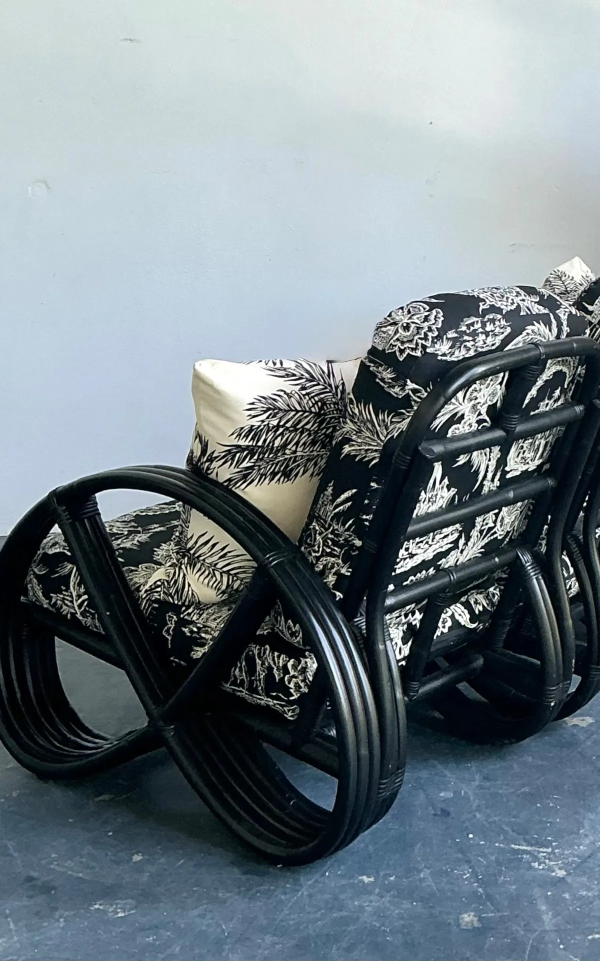 Vintage Black Rattan Sofa In Quadrille “Royal Journey” — additional photo 8