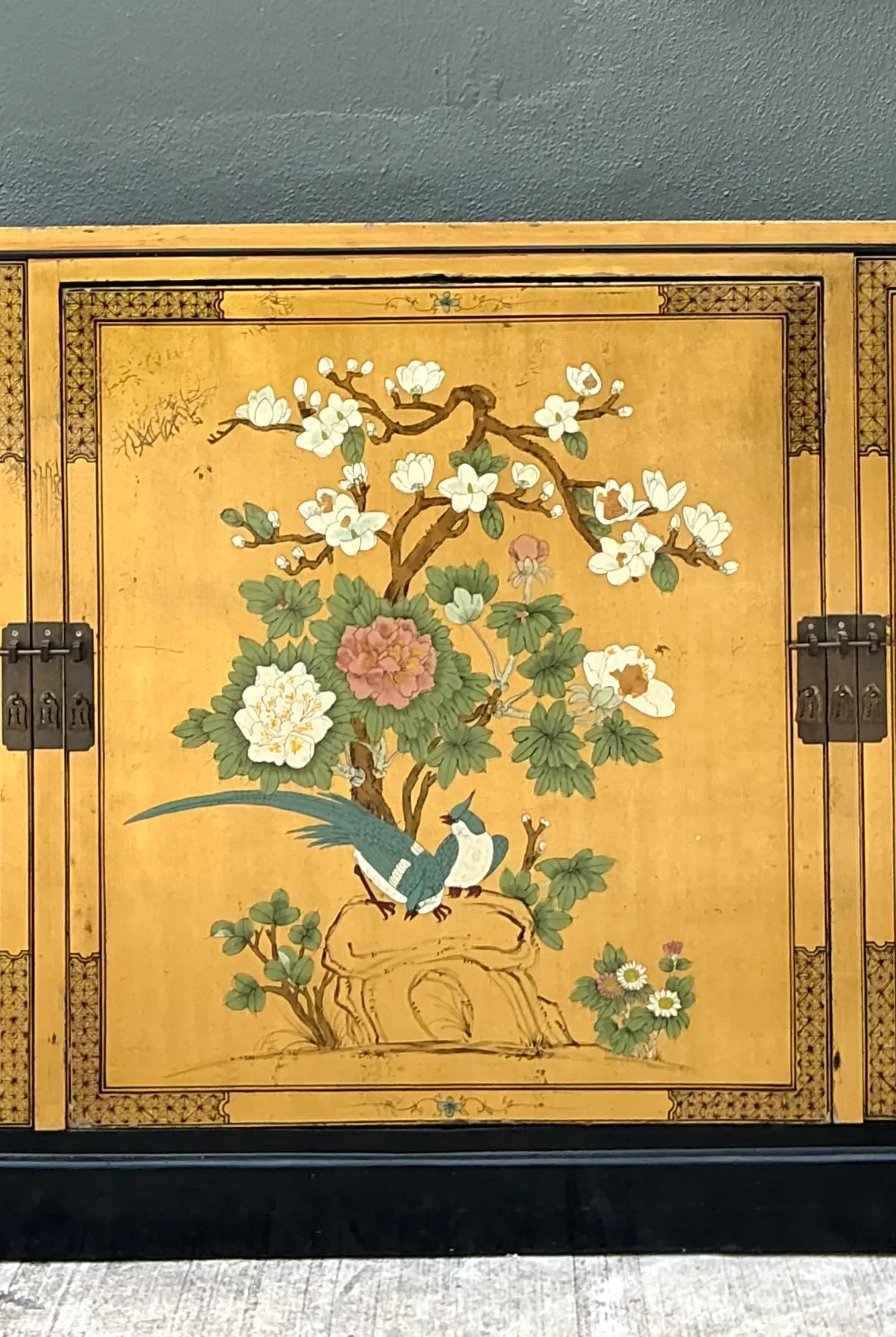 Vintage Chinoiserie Gilt Floral Dry Bar - Bottom view