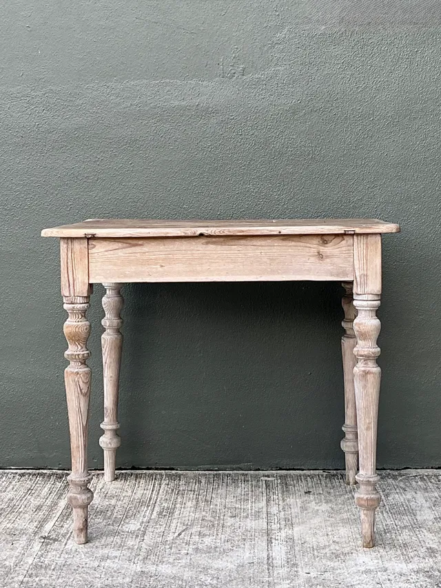 Vintage Primitive Turned Leg Wooden Table — additional photo 3