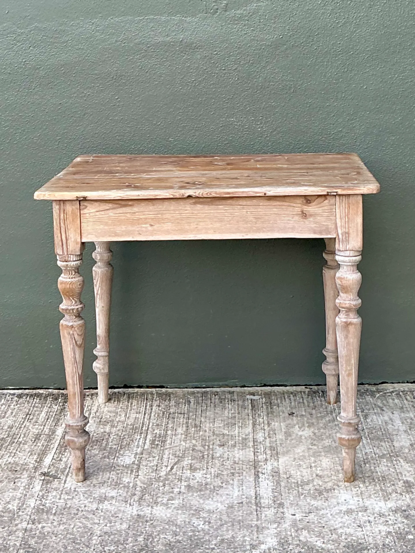 Vintage Primitive Turned Leg Wooden Table — additional photo 8