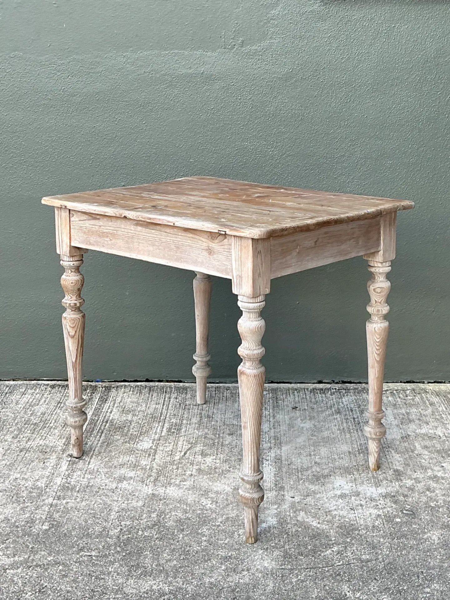 Vintage Primitive Turned Leg Wooden Table — additional photo 5