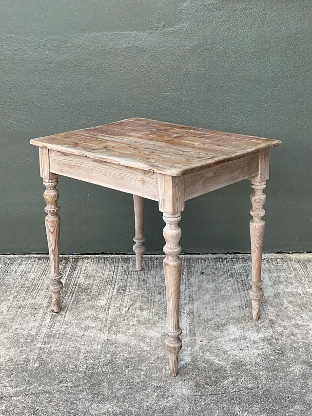 Vintage Primitive Turned Leg Wooden Table — additional photo 2