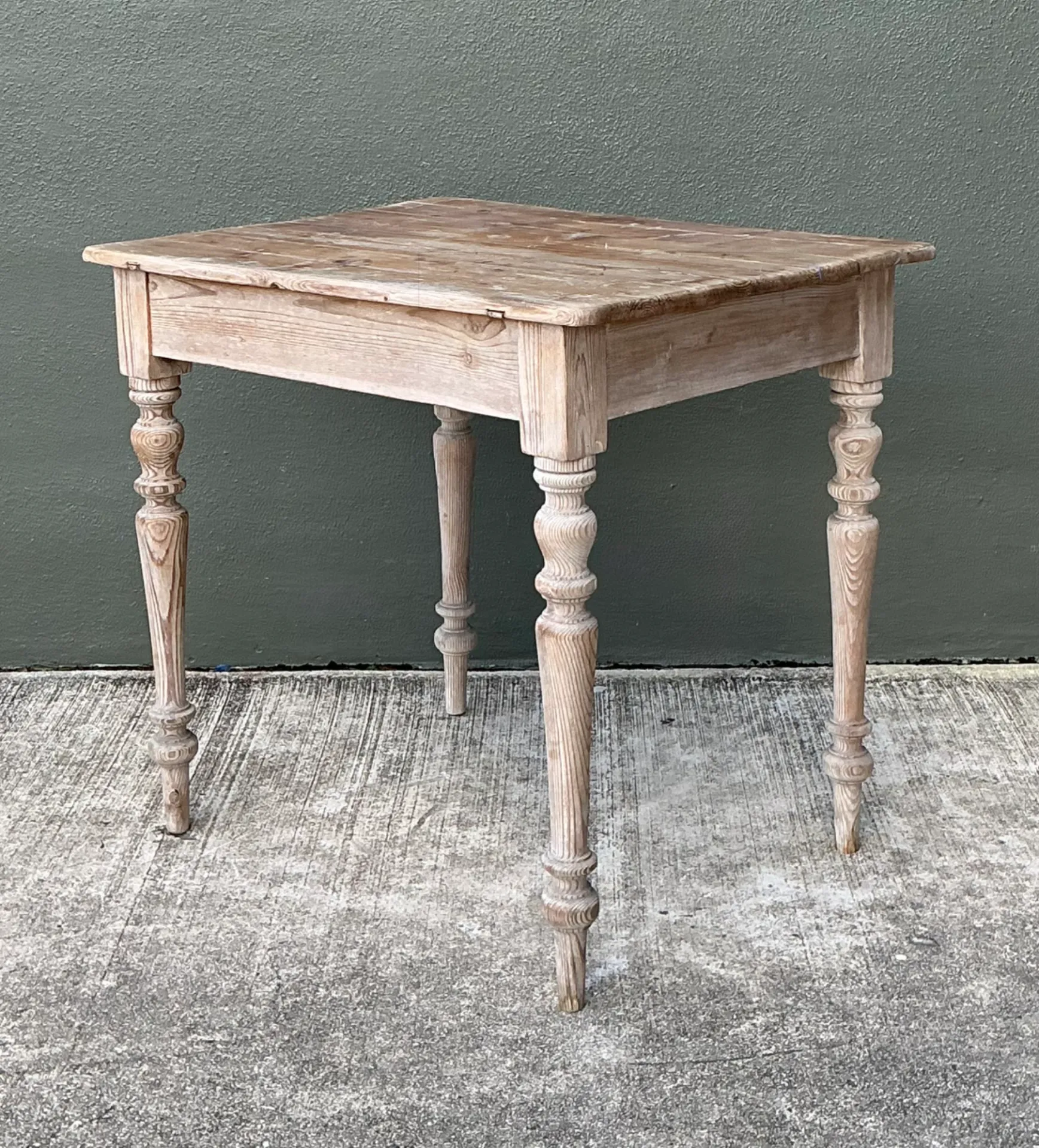 Vintage Primitive Turned Leg Wooden Table — additional photo 7