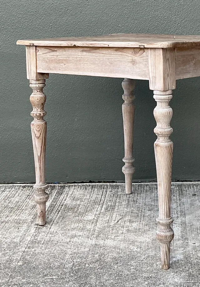 Vintage Primitive Turned Leg Wooden Table — additional photo 6