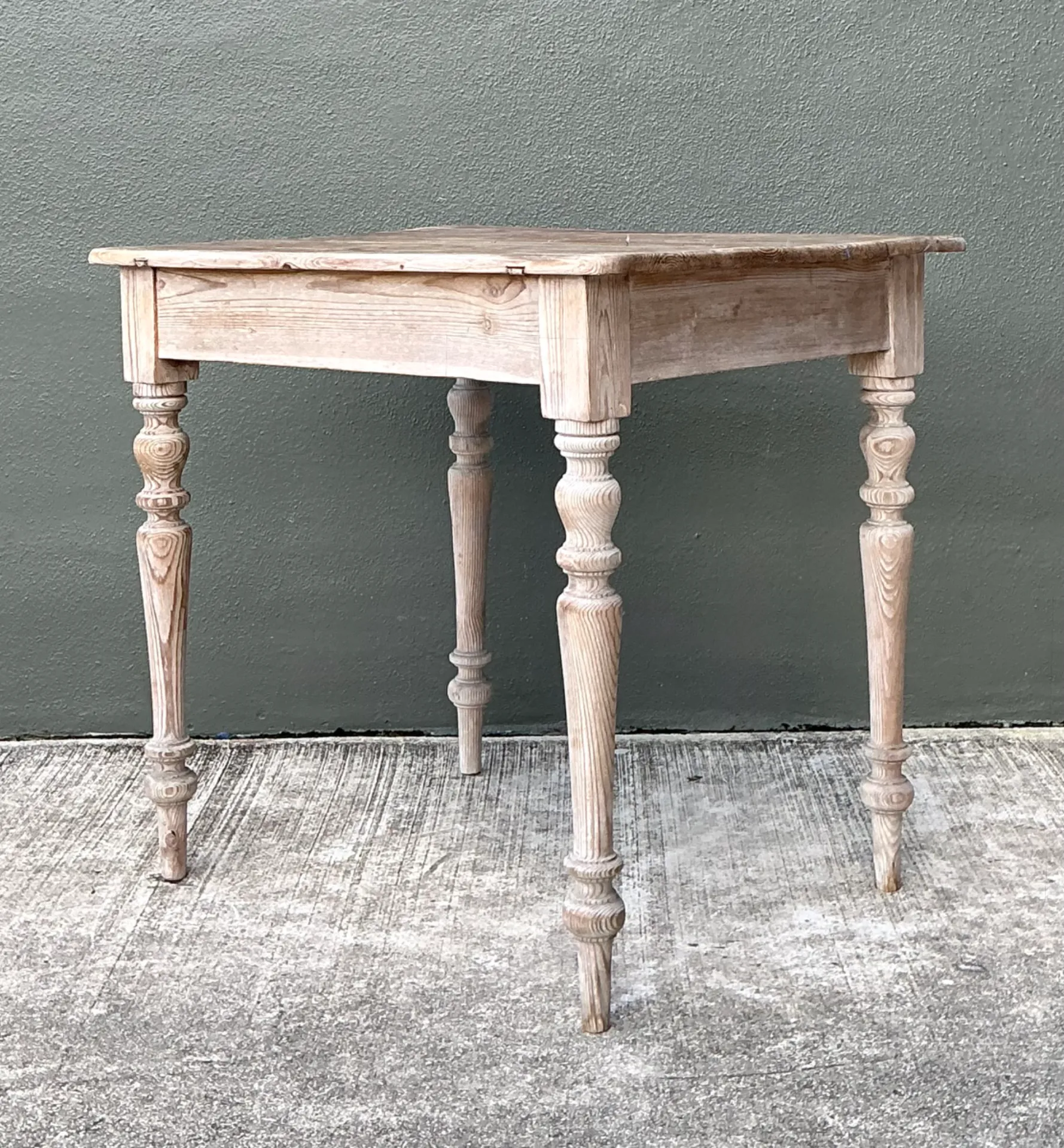 Vintage Primitive Turned Leg Wooden Table — additional photo 4