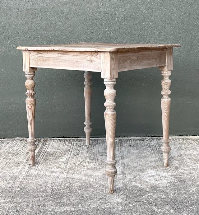 Vintage Primitive Turned Leg Wooden Table — additional photo 4