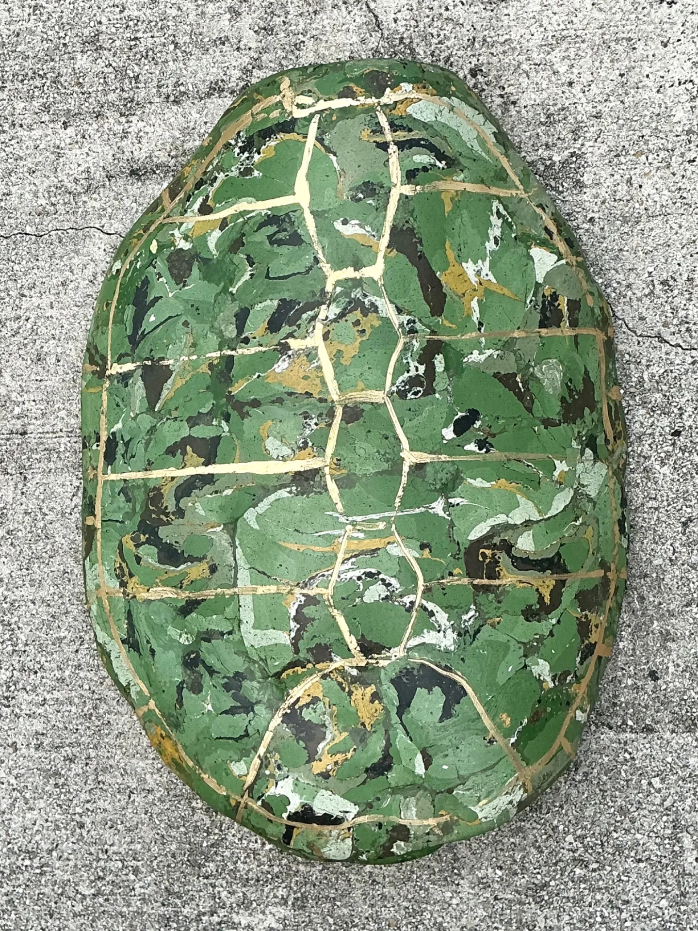Vintage Italian Scagliola Pigmented Plaster Turtle Shell - 18W x 24.25H — additional photo 5