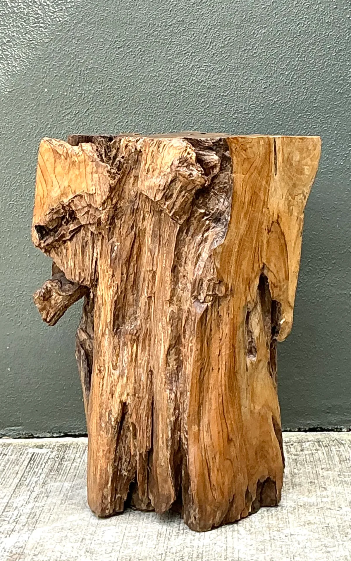 Vintage Natural Wood Stump Table — additional photo 4