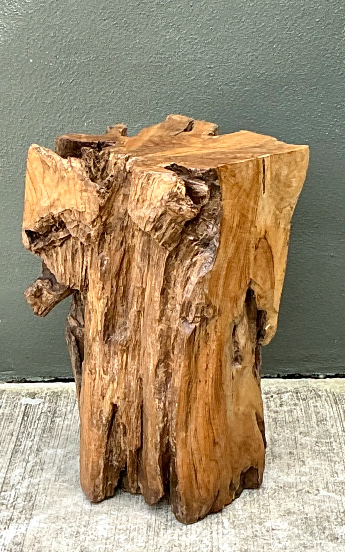 Vintage Natural Wood Stump Table — additional photo 1