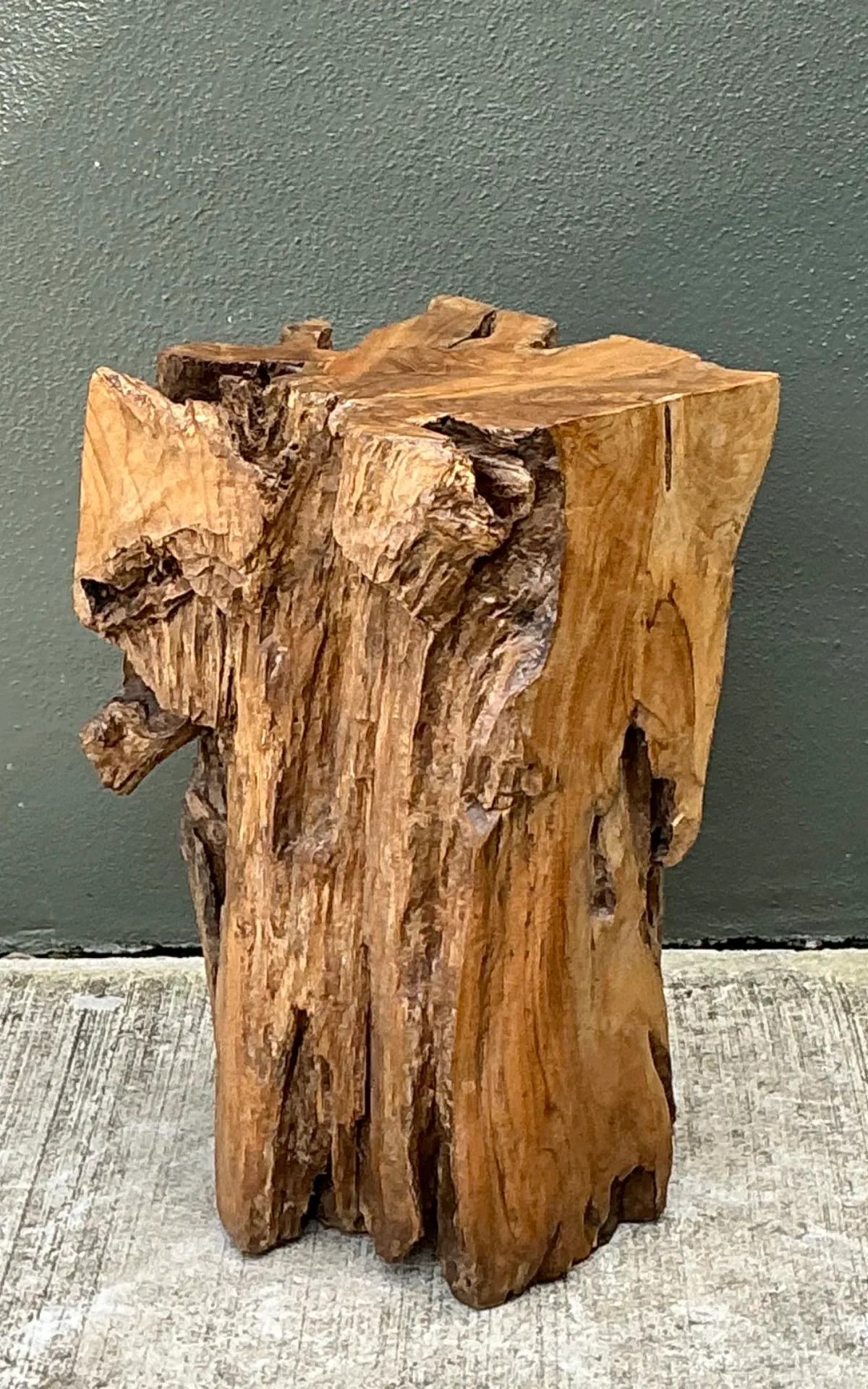 Vintage Natural Wood Stump Table — additional photo 3