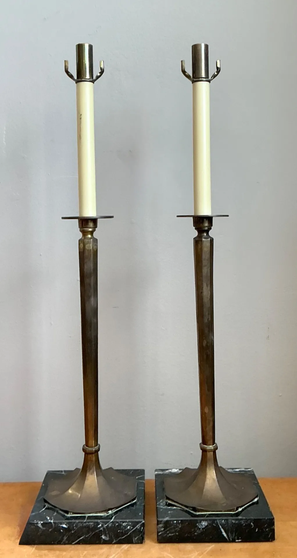 Vintage Chapman Brass and Marble Candlestick Lamps - A Pair — additional photo 6