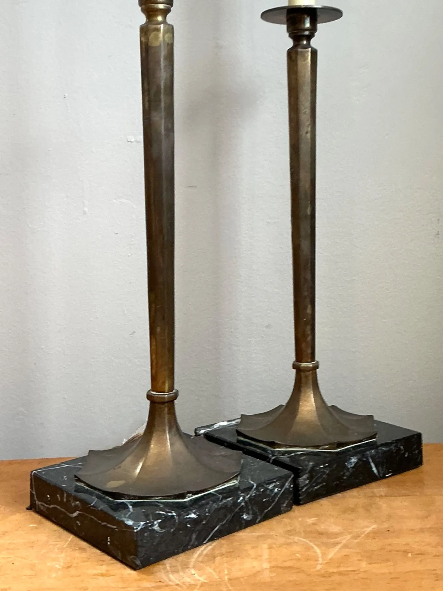 Vintage Chapman Brass and Marble Candlestick Lamps - A Pair — additional photo 7
