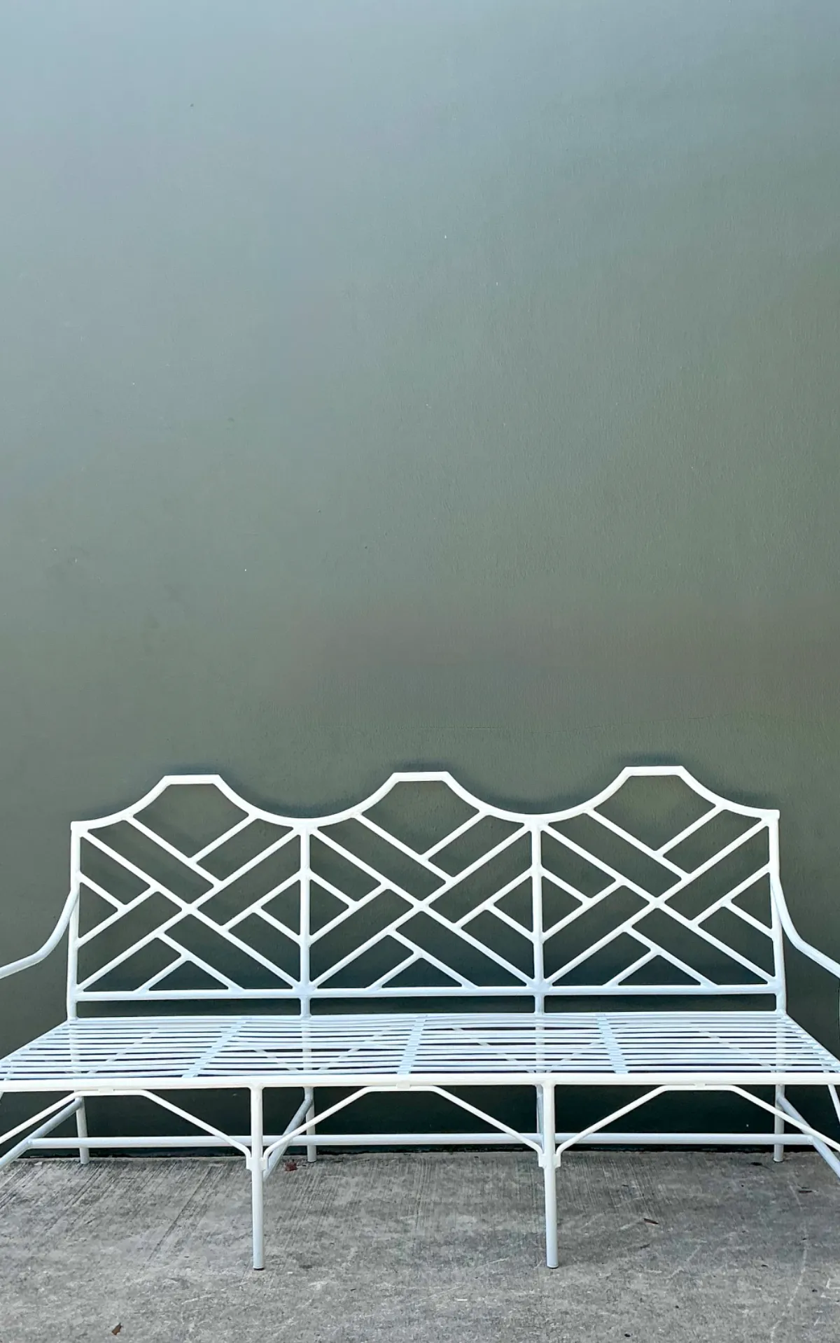 Vintage Outdoor Chinese Chippendale Cast Aluminum Sofa — additional photo 3