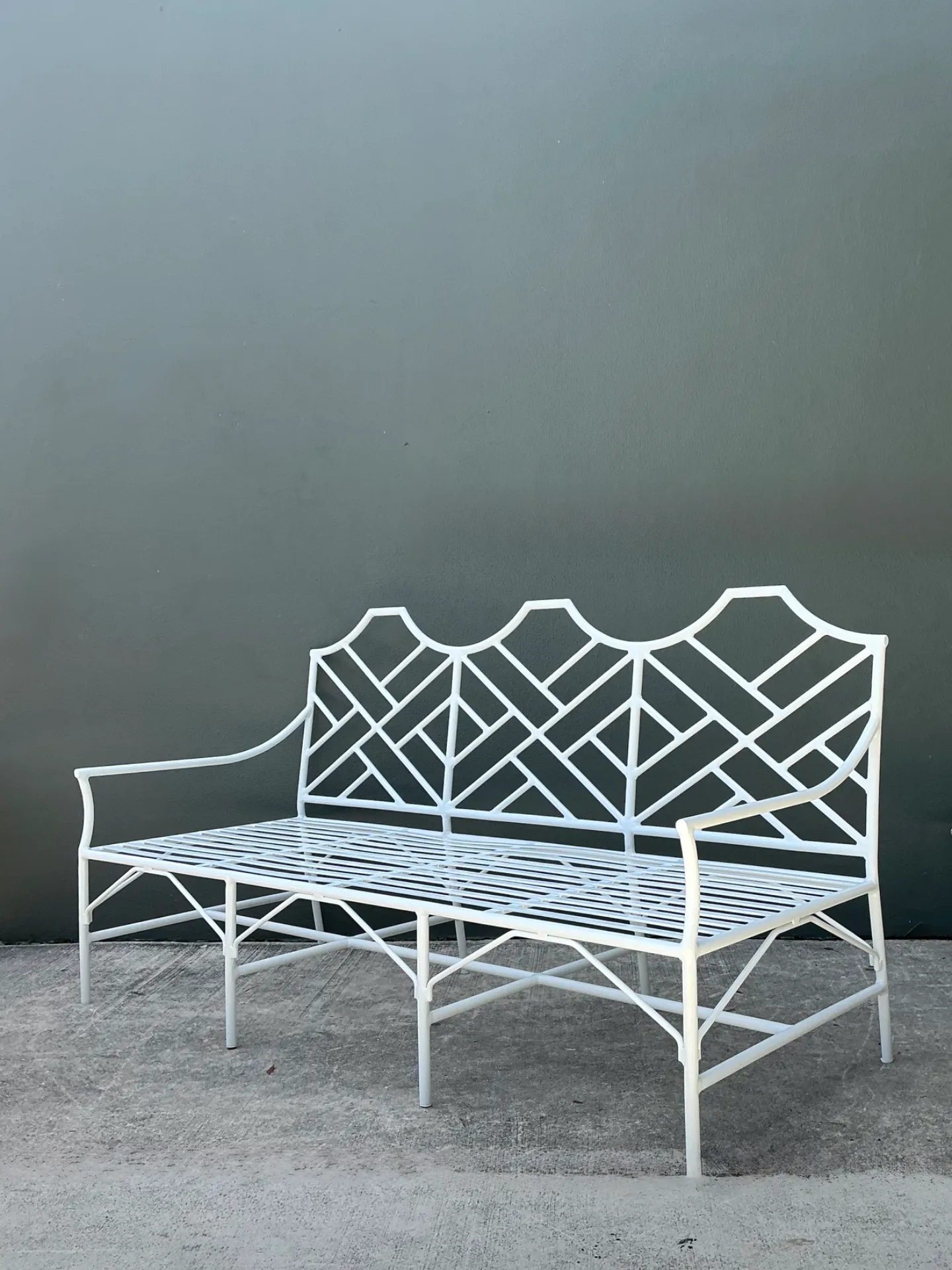 Vintage Outdoor Chinese Chippendale Cast Aluminum Sofa — additional photo 2