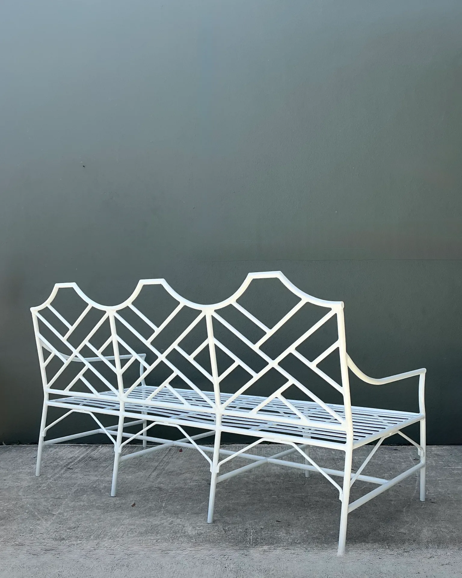 Vintage Outdoor Chinese Chippendale Cast Aluminum Sofa — additional photo 4