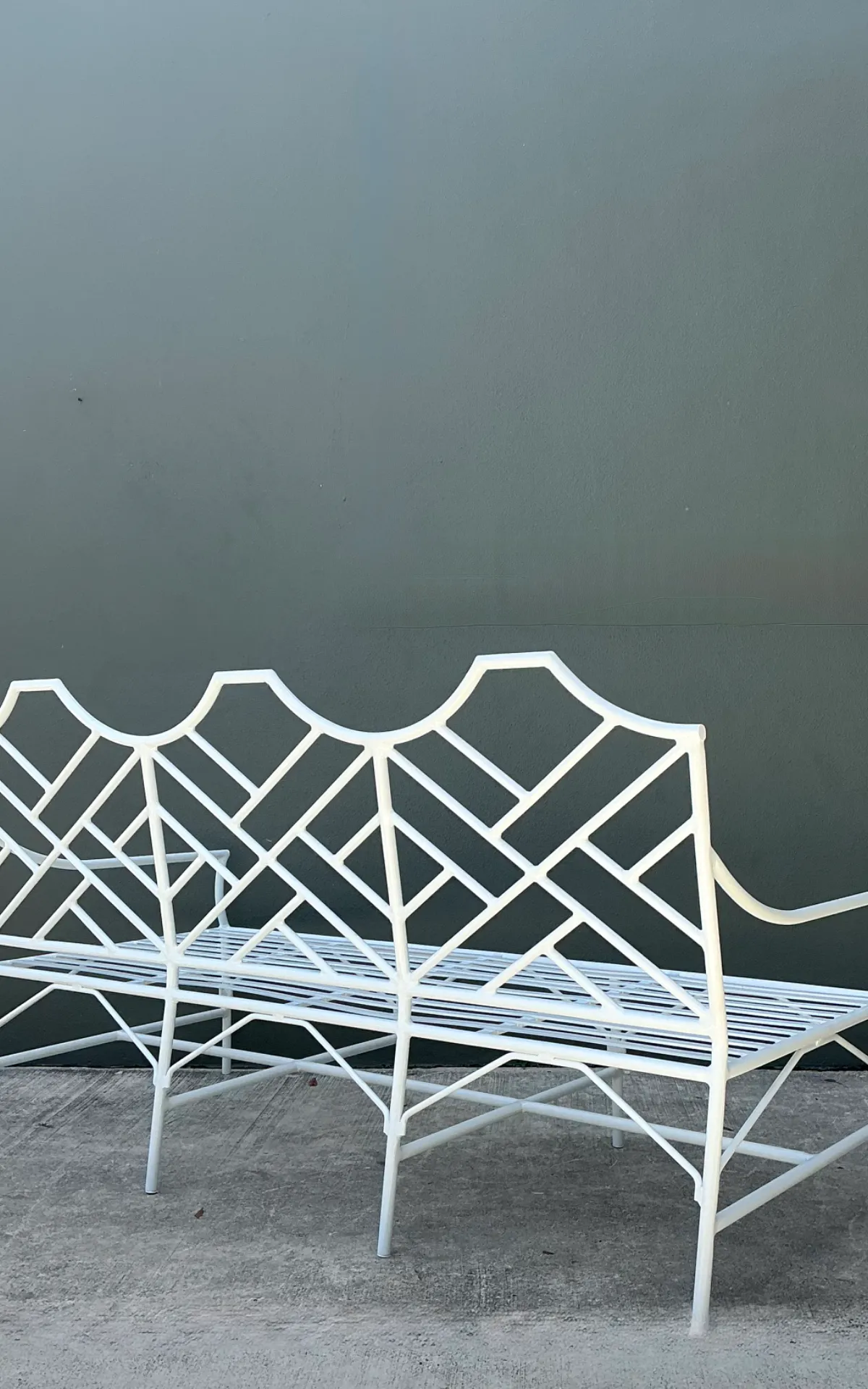 Vintage Outdoor Chinese Chippendale Cast Aluminum Sofa — additional photo 4