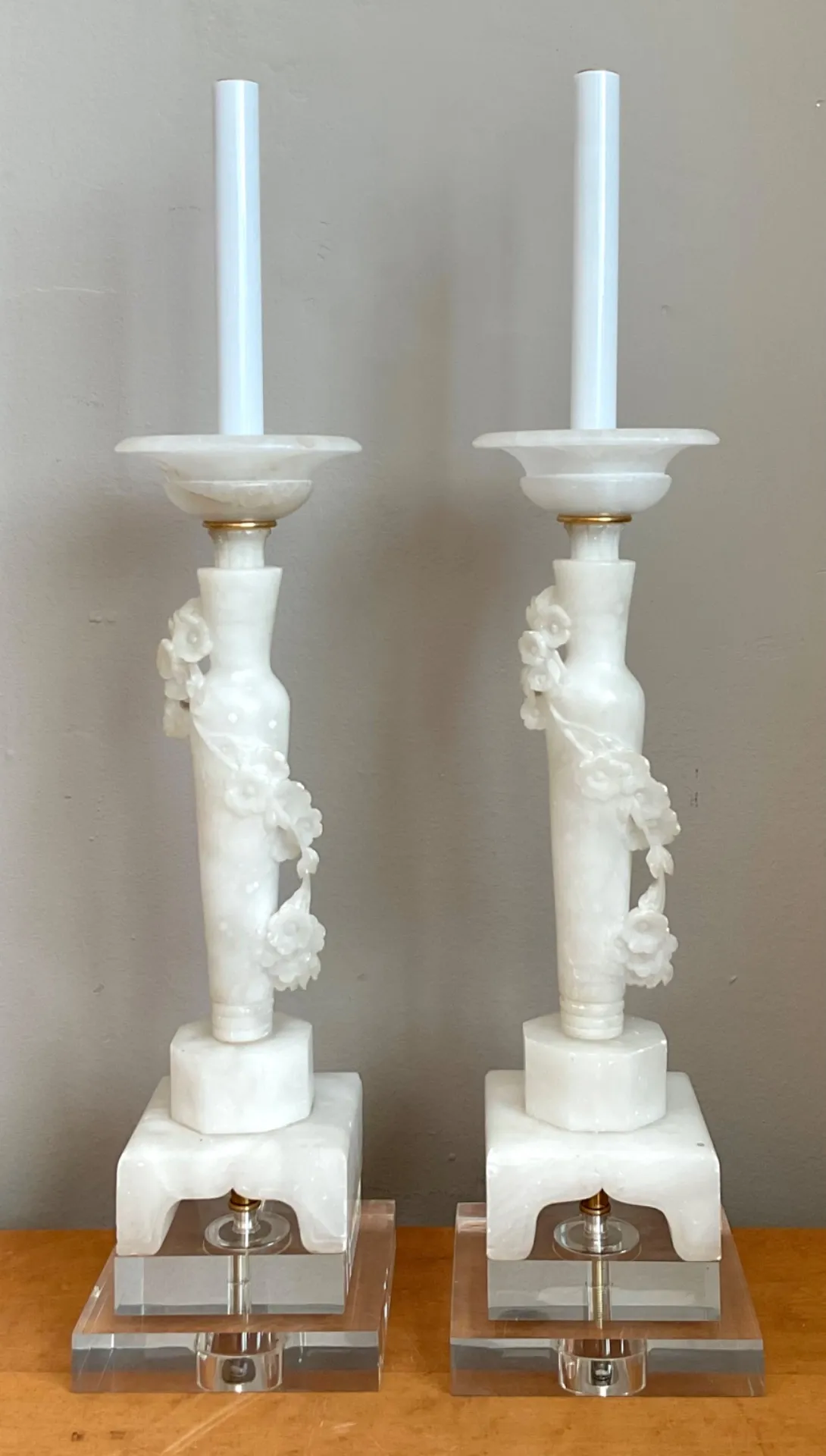 Vintage White Alabaster Candlestick Lamps - Set of 2 — additional photo 5