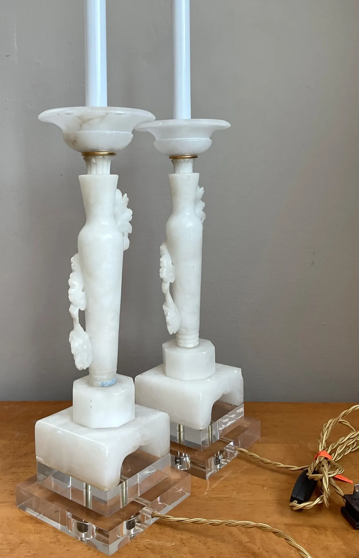 Vintage White Alabaster Candlestick Lamps - Set of 2 — additional photo 8