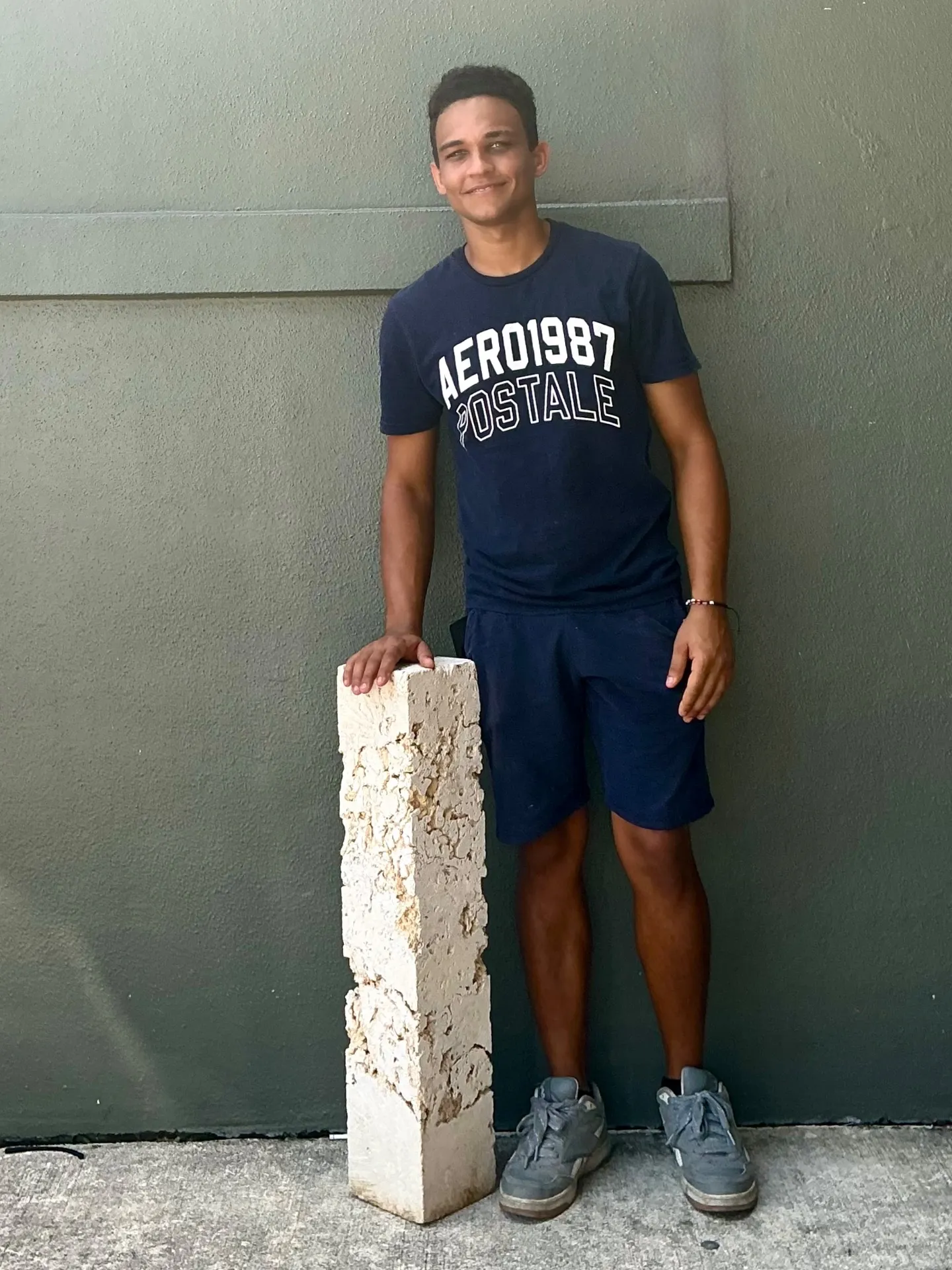 Vintage Coral Column Pedestal — additional photo 1