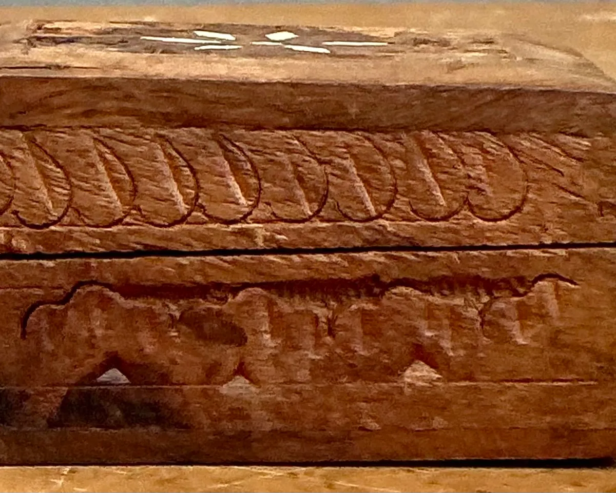 Vintage Carved Wood Trinket Box — additional photo 6