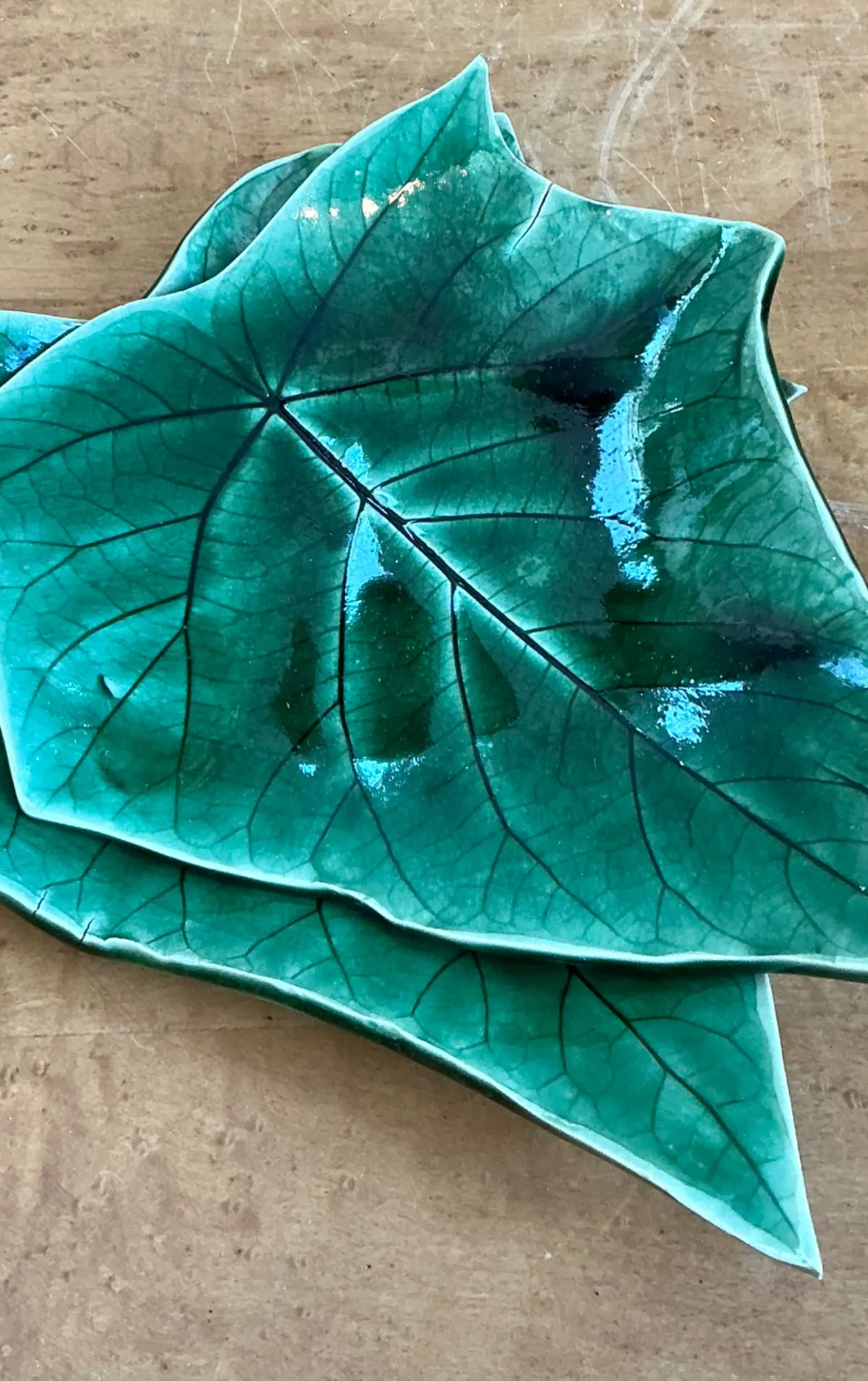 Vintage Glazed Ceramic Leaf Plates - Set of 2 — additional photo 5