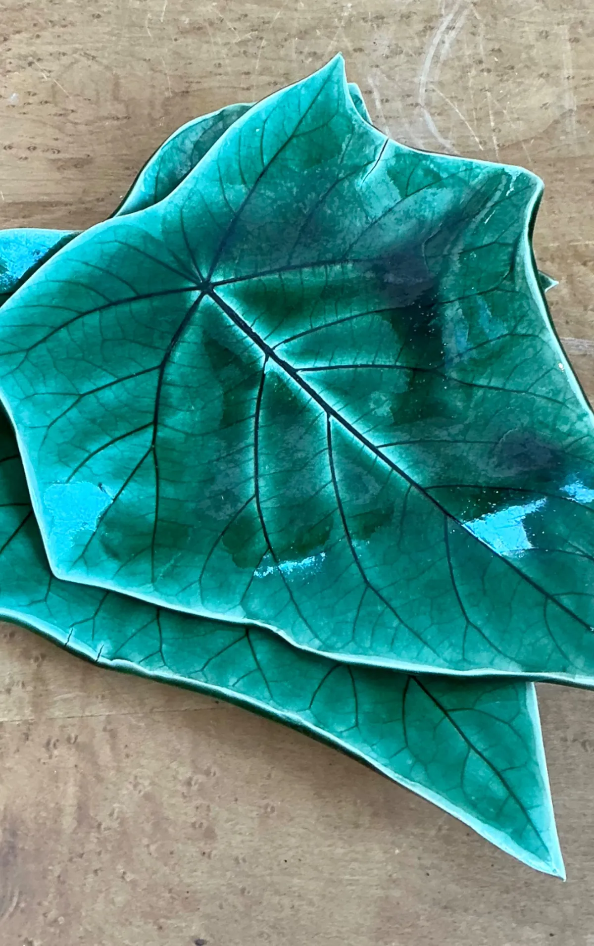 Vintage Glazed Ceramic Leaf Plates - Set of 2 — additional photo 8
