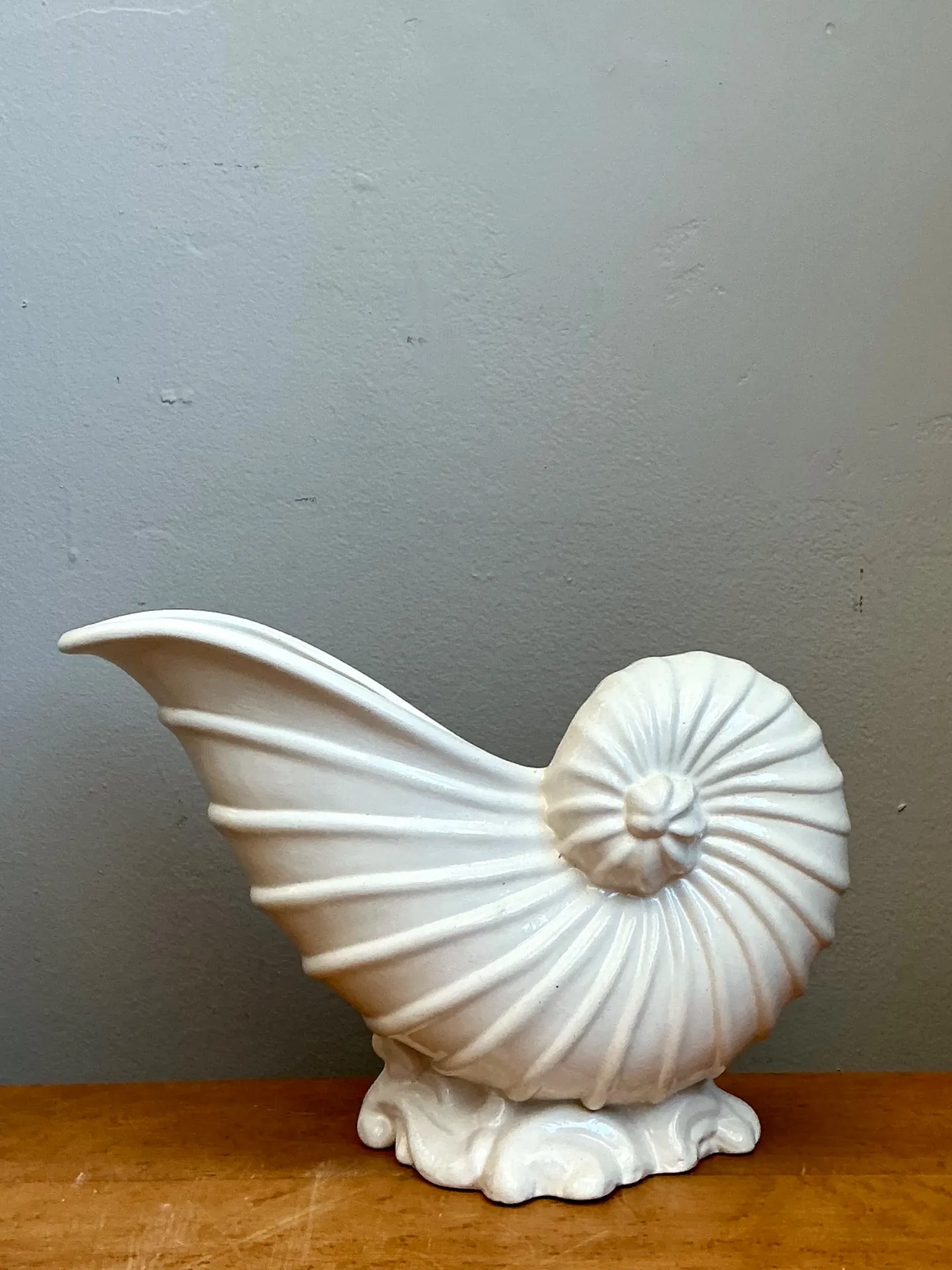 Vintage White Nautilus Form Ceramic Vase — additional photo 7