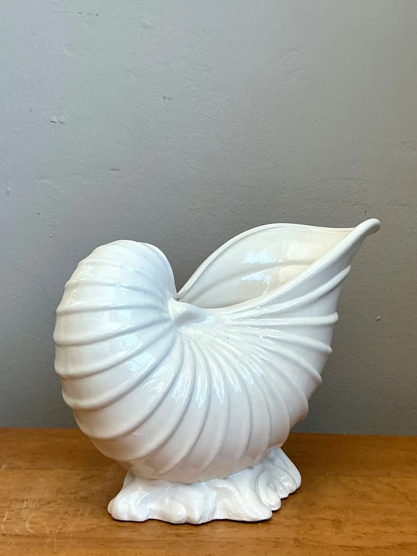 Vintage White Nautilus Form Ceramic Vase — additional photo 2