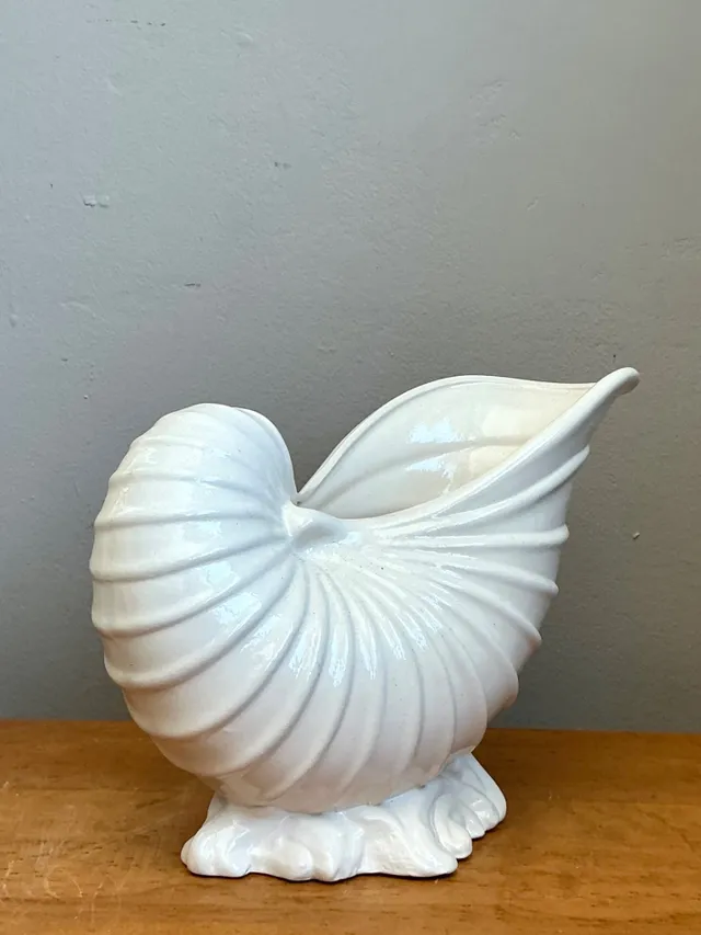 Vintage White Nautilus Form Ceramic Vase — additional photo 2