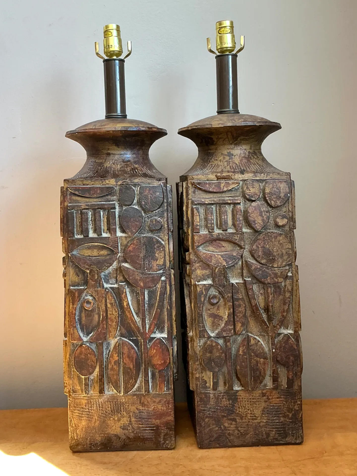 Vintage Abstract Carved Ceramic Lamps - A Pair — additional photo 6