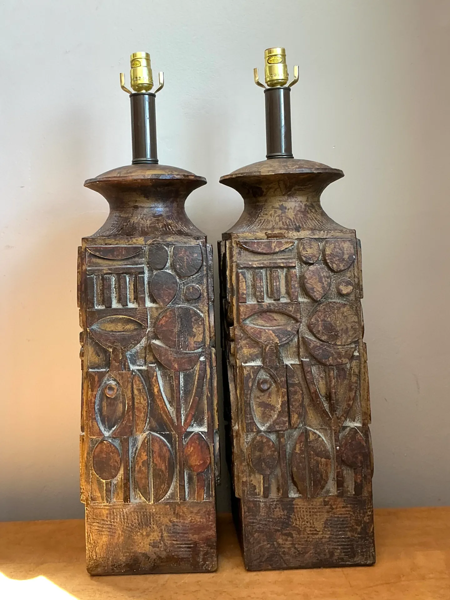 Vintage Abstract Carved Ceramic Lamps - A Pair — additional photo 4