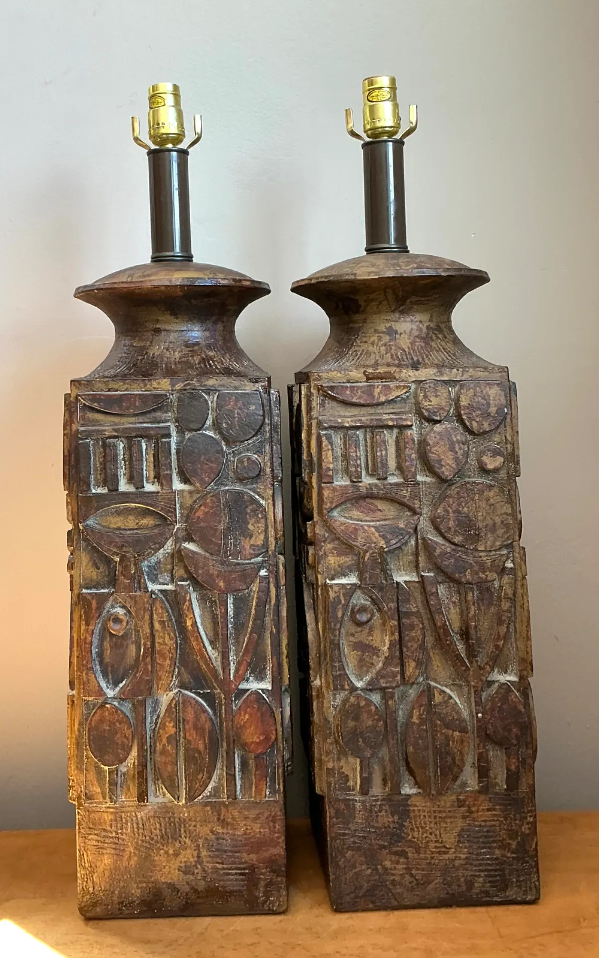 Vintage Abstract Carved Ceramic Lamps - A Pair — additional photo 4
